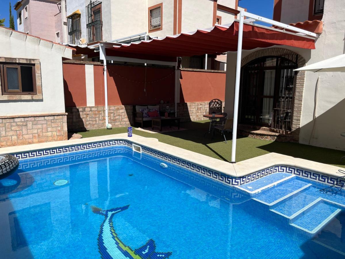 Casa Con Piscina Cerca De Sevilla Luaran gambar