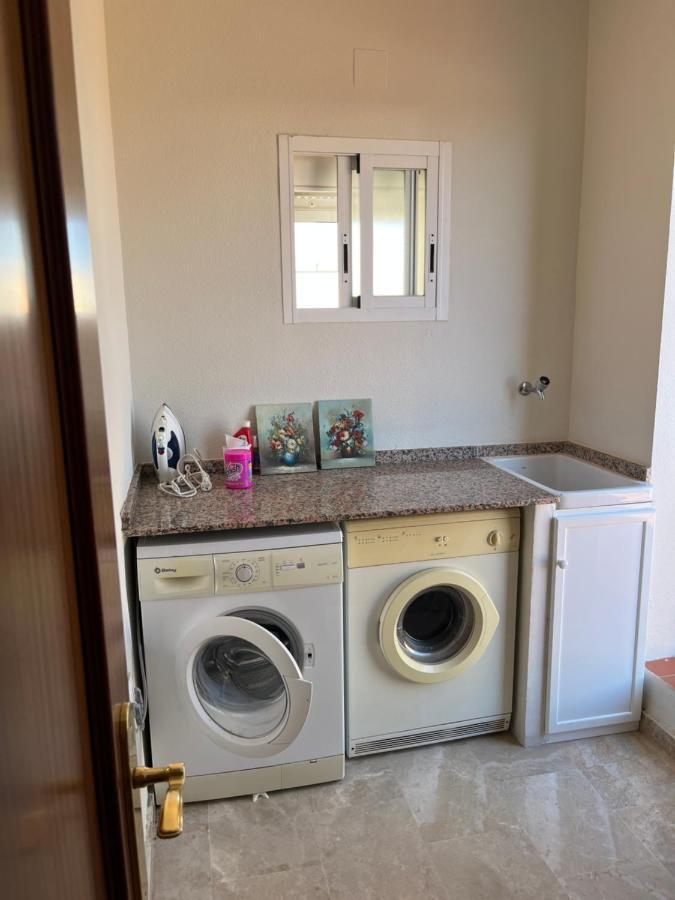 Casa Con Piscina Cerca De Sevilla Luaran gambar